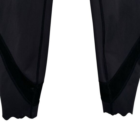 Peloton Leggings With Scalloped Hem & Sheer Panel Black/Multi Logo Size Large - Picture 4 of 9